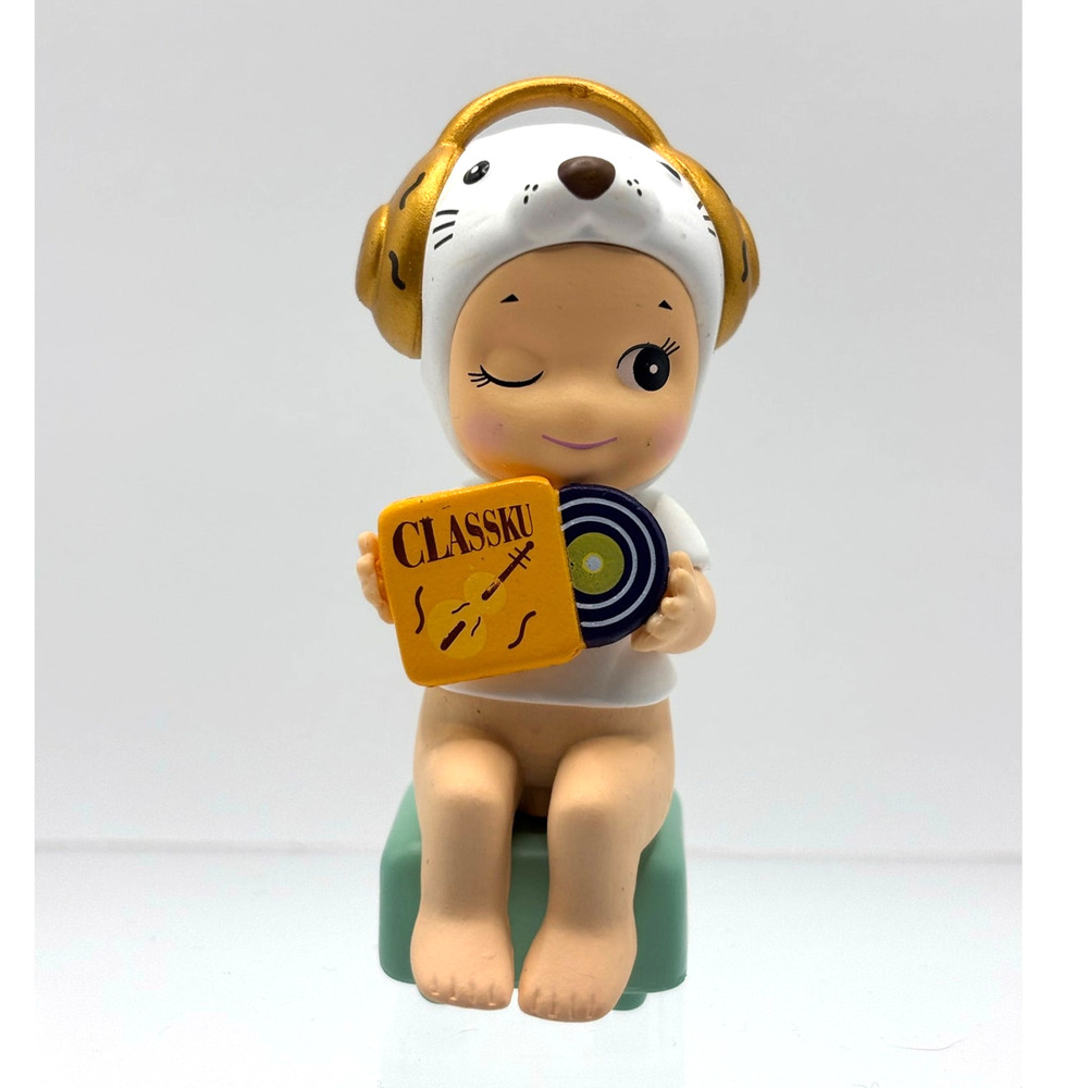 New Unbranded Kewpie/Angel Mini Figure Collectible, Classical Music, Open Box
